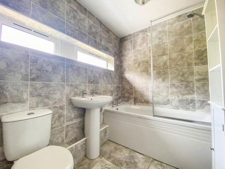 2 bedroom terraced house to rent - Photo 3