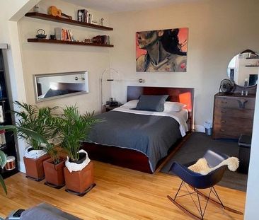 Renovated 3 1/2 for rent in Plateau - 2 units avail. - Photo 3