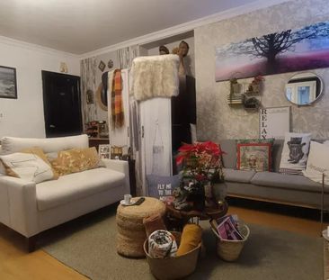 Calle del Caballero de Gracia, Madrid, Community of Madrid 28013 - Photo 4