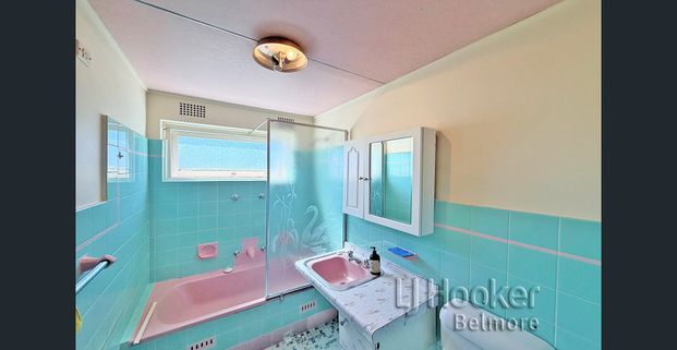 Ultra-Convenient Location - Photo 1