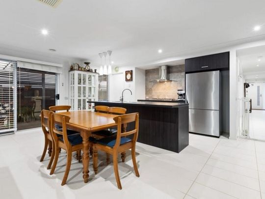 Stunning Family Home for Rent in Cranbourne West - Photo 1