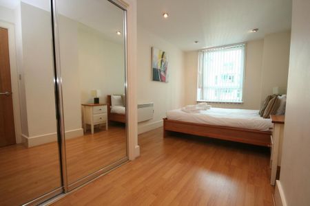 2 bedroom flat to rent - Photo 2