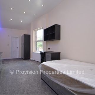 4 Bed 4 Bath Properties in Leeds - Photo 1