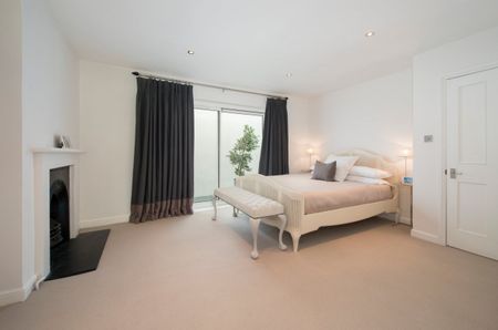 Montagu Mews West, Marylebone, London, W1H - Photo 3