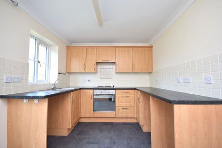 Briston - Photo 2