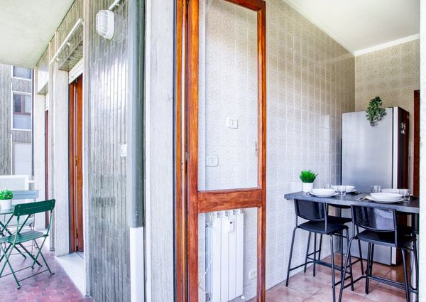 Spacious and bright single room in Via Ronchi