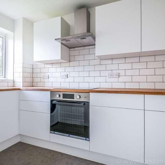 Wood Vale, Forest Hill, London, SE23 - Photo 1