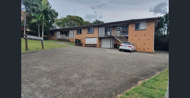 Neat & Tidy Unit in Prime Location - Photo 1