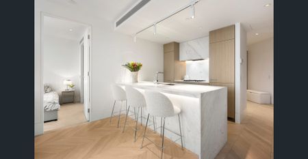 Saint Moritz – Where Luxury Meets the Shoreline. Rare opportunity to secure a furnished two bedroom. - Photo 3