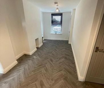 23 Circular Road, Larne, BT40 1HR - Photo 3