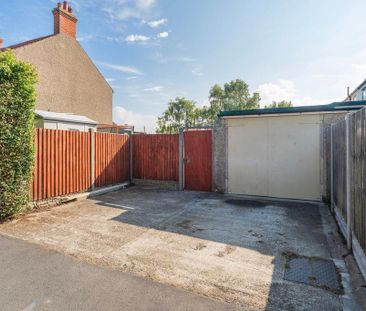 3 bedroom end of terrace house to rent - Photo 3