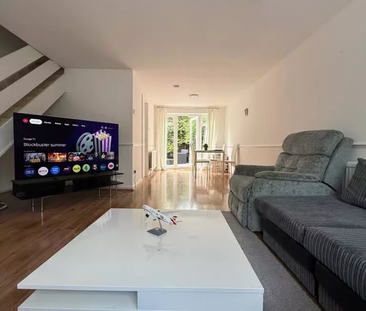 1 bedroom in a house share to rent - Photo 2