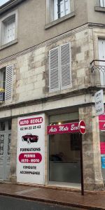 Location Appartement 1 pièce 14m² CHATEAUROUX 36000 - Photo 4