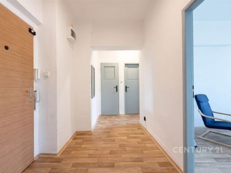 Pronájem bytu 1+1 37 m2 - Fotografie 3