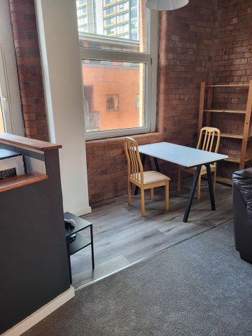 Studio Flat, Lincoln Place, M1 - Photo 2