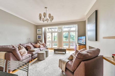 2 bedroom flat to rent - Photo 2