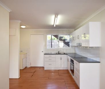 VERY NEAT AND TIDY UNIT IN IDEAL LOCATION - Photo 3