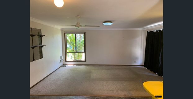 COASTAL LIFESTYLE RIGHT NEAR THE BEACH AND TOWN CENTRE - Photo 1