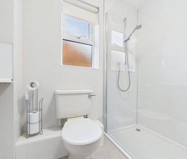 2 bedroom semi-detached bungalow to rent - Photo 5