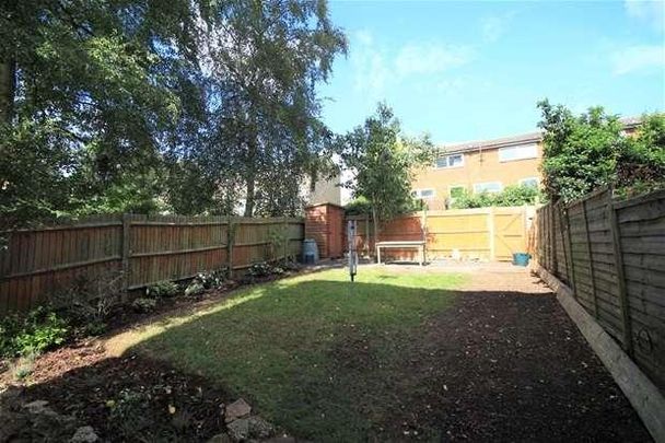 Aplins Close, Harpenden, AL5 - Photo 1