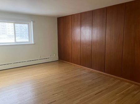 355 St. Anne's Road, Manitoba, R2M 3B6, Winnipeg - Photo 2