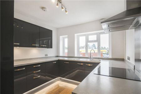 Queens Road, Weybridge, Surrey, KT13 9DL - Photo 2