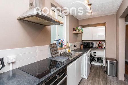 3 bedroom semi-detached house to rent - Photo 4