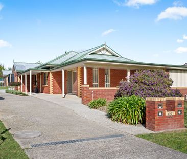 PRIVATE TOWNHOUSE IN POPULAR NORRIS PARK! - Photo 6