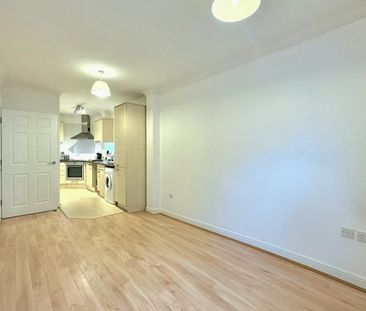 London Road, Camberley, Surrey, GU15 - Photo 5