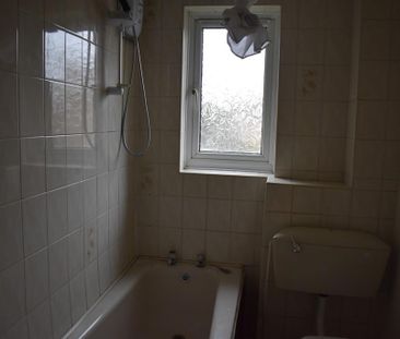 2 bedroom semi-detached house to rent - Photo 5