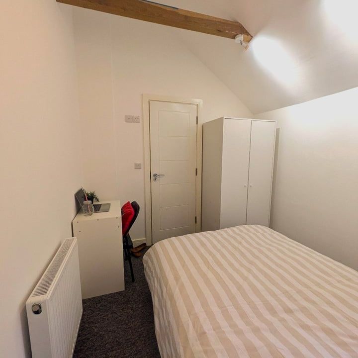 Room in a Shared Flat, Henbury Road, BS9 - Photo 1