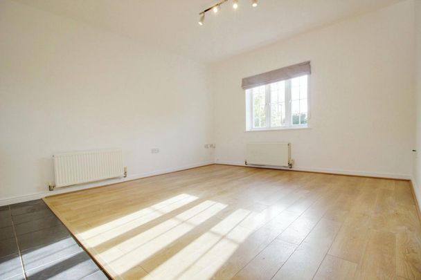 2 bedroom property to rent - Photo 1