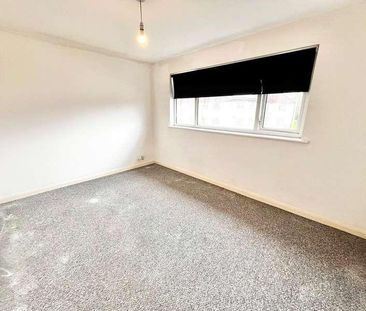 Sandpiper Close, Shoeburyness, Southend-on-sea, Essex, SS3 - Photo 1