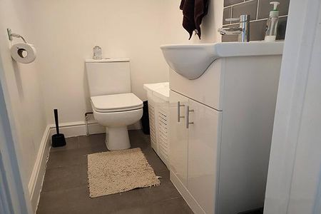 3 bedroom flat to rent - Photo 5