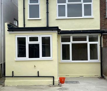 3 bedroom end of terrace house to rent - Photo 4