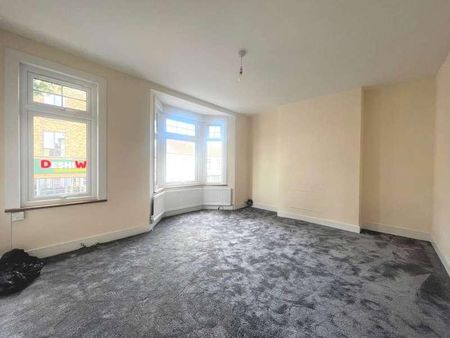 Woodstock Road, London, E7 - Photo 3