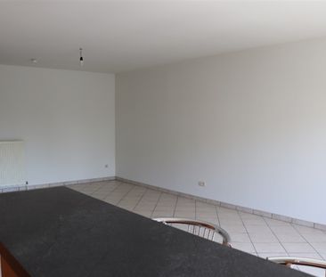 Zéér verzorgd & instapklaar appartement op 2deV met 2 SLK, terras &... - Photo 4