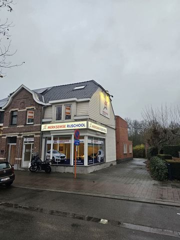 Mooi duplex appartement met 2 slaapkamers te Mortsel - Photo 4