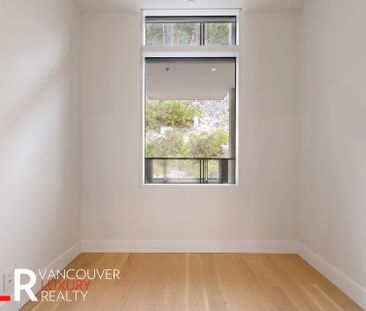 Condo in West Vancouver, BC - Photo 1