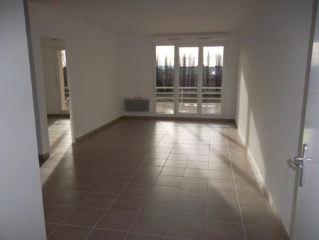 APPARTEMENT T3 A LOUER A ROANNE - GARE - Photo 3