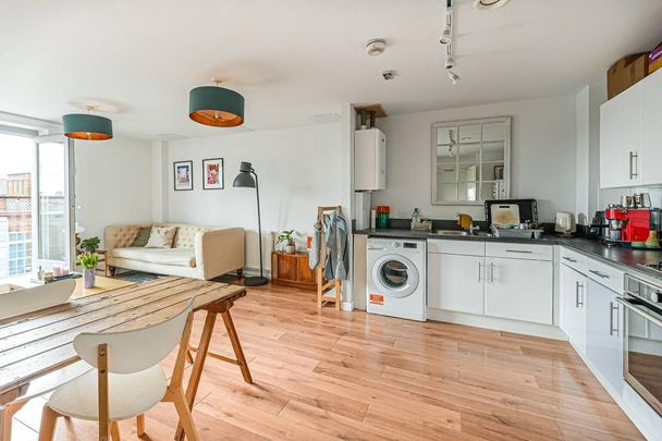 2 bedroom flat to rent - Photo 1