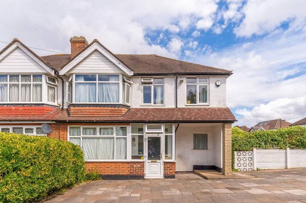 4 bedroom semi-detached house to rent - Photo 1