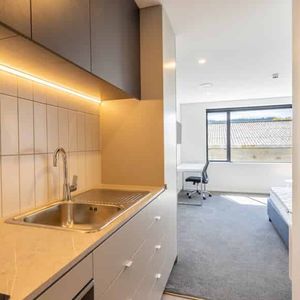 AVAILBLE 1st Jan 2026 - Photo 2