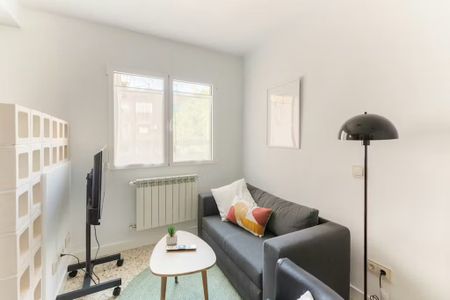 Calle de Gómez de Avellaneda, Madrid, Community of Madrid 28017 - Photo 3