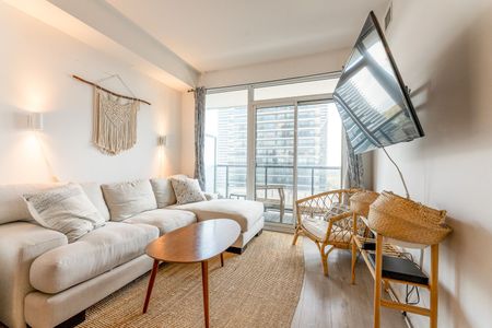 For Lease - 56 Annie Craig Drive Unit# 1407, Toronto, Ontario - Photo 3