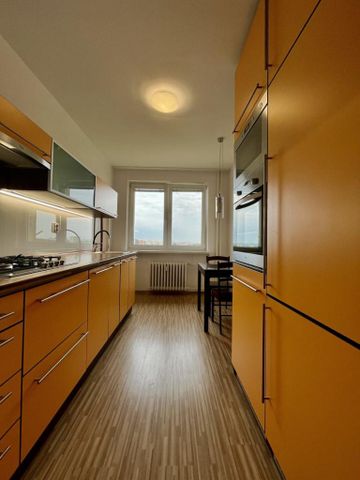 Pronájem bytu 2+1 57 m2 - Fotografie 4