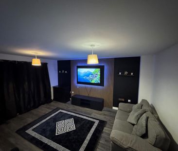 3 bedroom property to rent - Photo 1