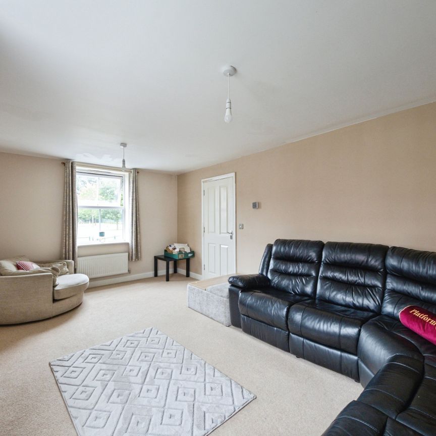 Kendrick Grove, Birmingham - Photo 1