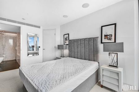 The Tower, London SW8 - Photo 3