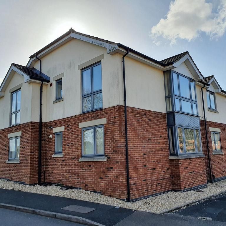 2 bedroom ground floor flat to rent - Photo 2